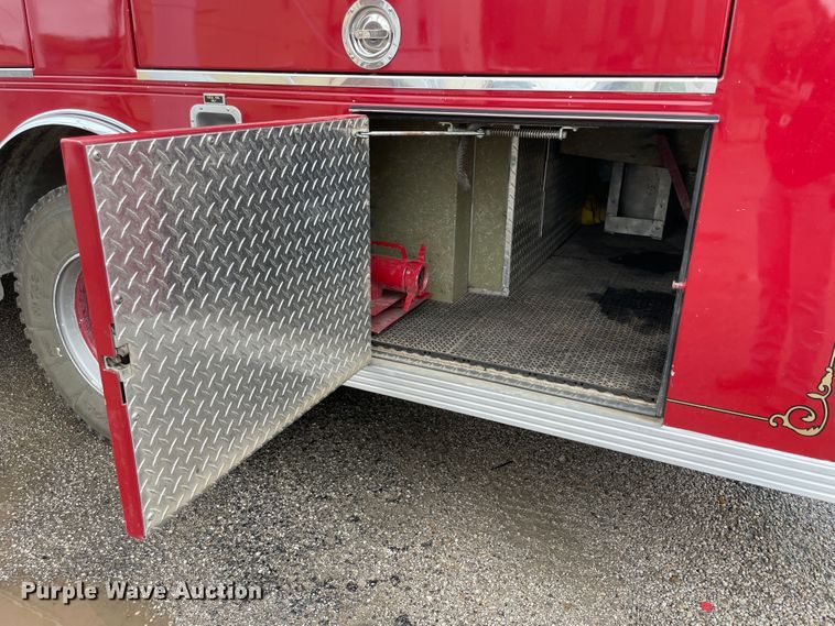 image for item II9324 1988 Ford CF8000 pumper fire truck