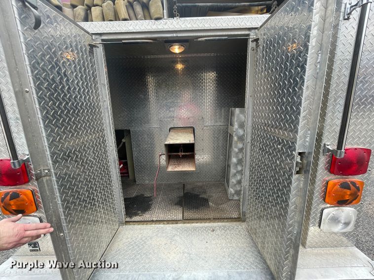 image for item II9324 1988 Ford CF8000 pumper fire truck