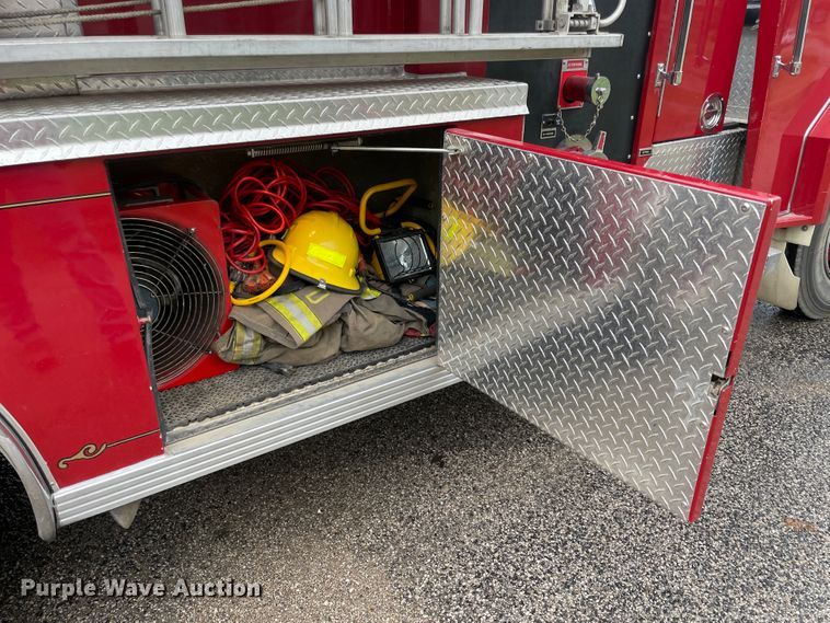 image for item II9324 1988 Ford CF8000 pumper fire truck