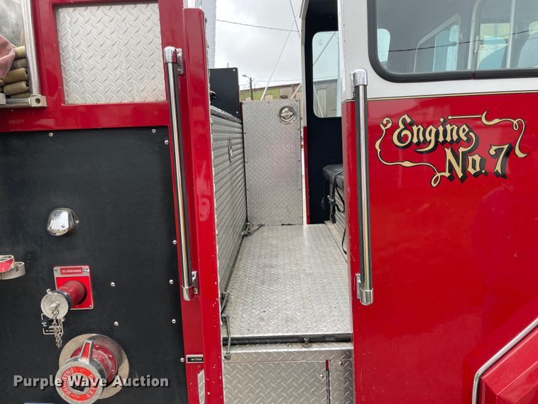 image for item II9324 1988 Ford CF8000 pumper fire truck