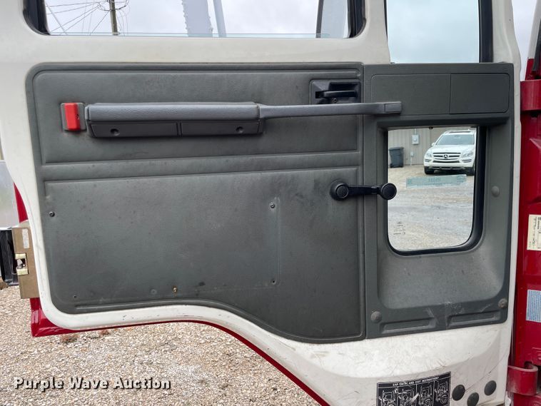 image for item II9324 1988 Ford CF8000 pumper fire truck