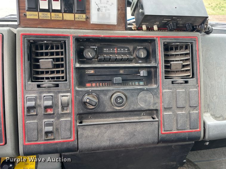 image for item II9324 1988 Ford CF8000 pumper fire truck