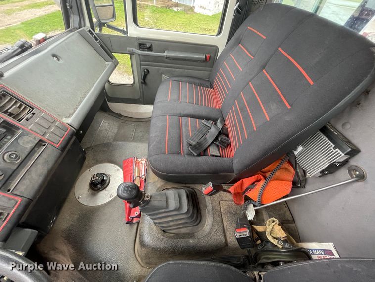 image for item II9324 1988 Ford CF8000 pumper fire truck