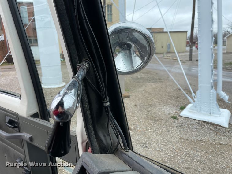 image for item II9324 1988 Ford CF8000 pumper fire truck