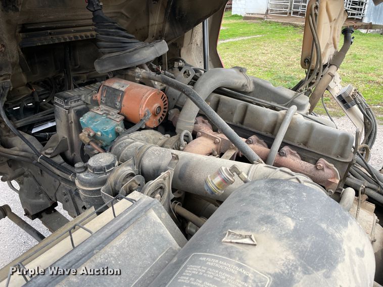 image for item II9324 1988 Ford CF8000 pumper fire truck