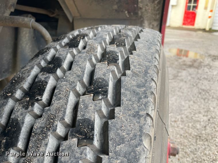 image for item II9324 1988 Ford CF8000 pumper fire truck