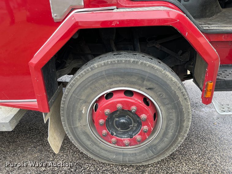 image for item II9324 1988 Ford CF8000 pumper fire truck