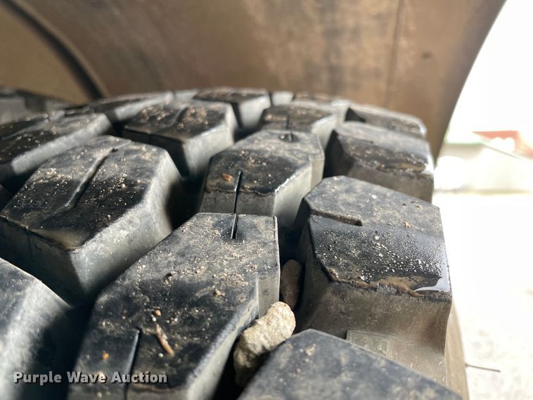 image for item II9324 1988 Ford CF8000 pumper fire truck