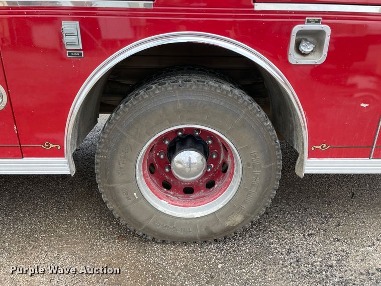 image for item II9324 1988 Ford CF8000 pumper fire truck