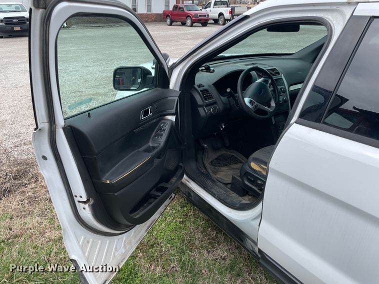 image for item II9327 2013 Ford Explorer Police  SUV