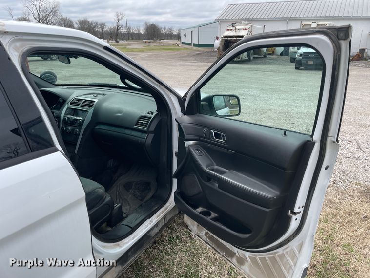 image for item II9327 2013 Ford Explorer Police  SUV