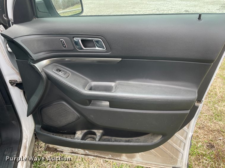 image for item II9327 2013 Ford Explorer Police  SUV