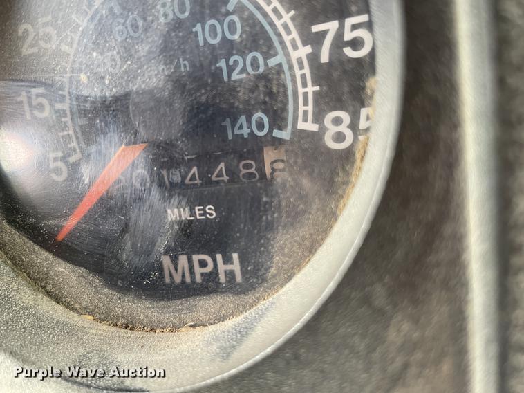 image for item II9328 1985 International 1754  dump truck