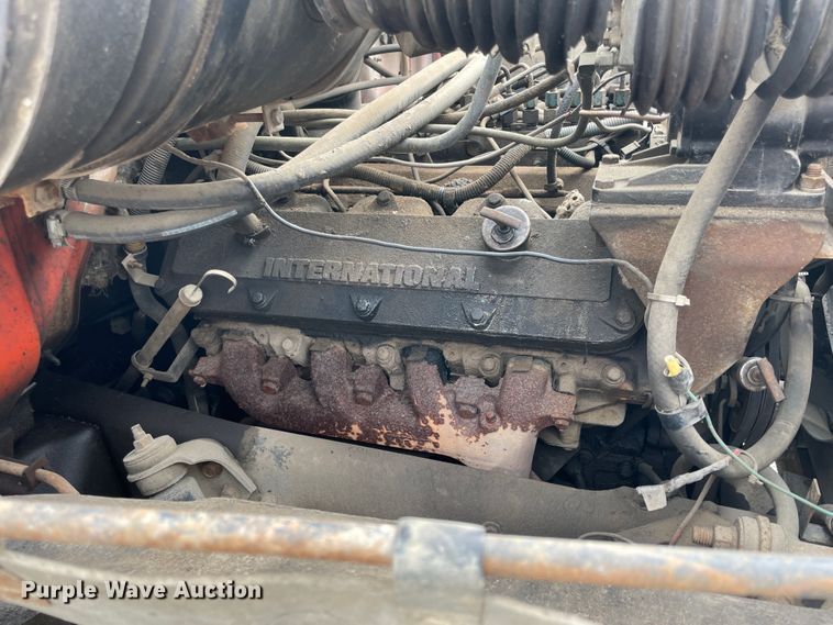 image for item II9328 1985 International 1754  dump truck