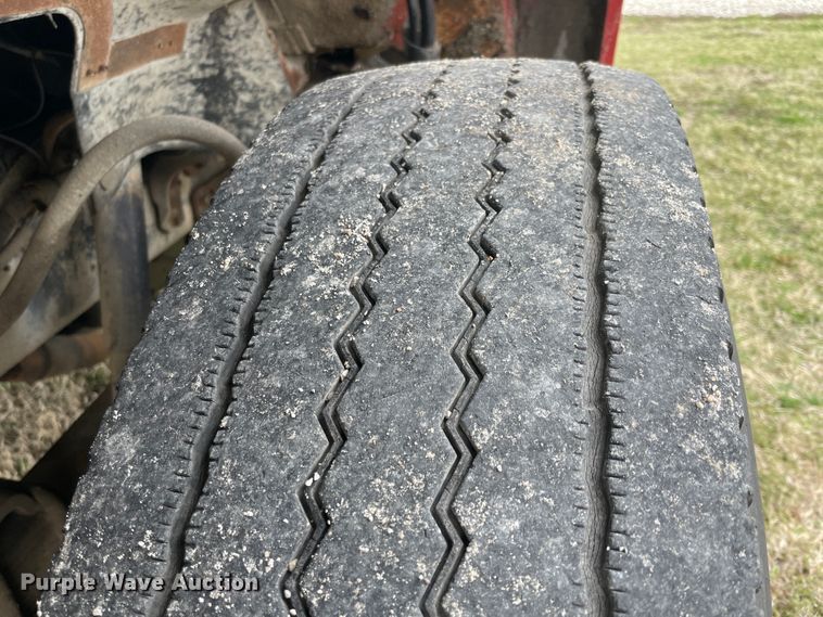 image for item II9328 1985 International 1754  dump truck