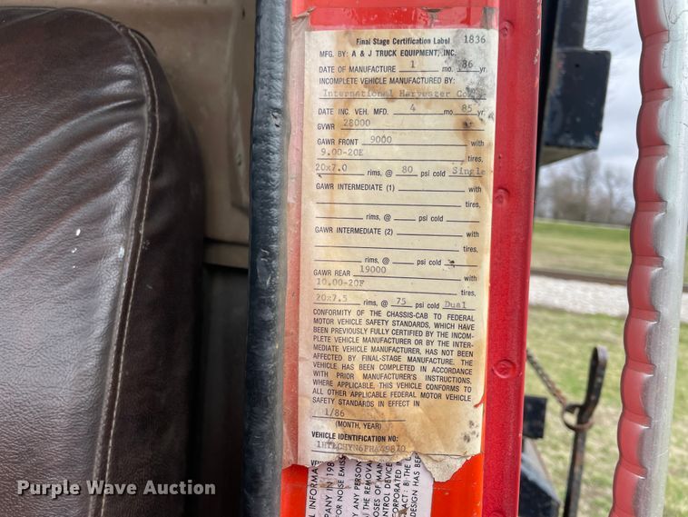 image for item II9328 1985 International 1754  dump truck