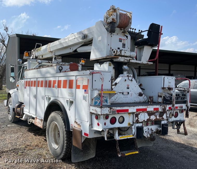 image for item II9329 1991 International 4900  crane truck