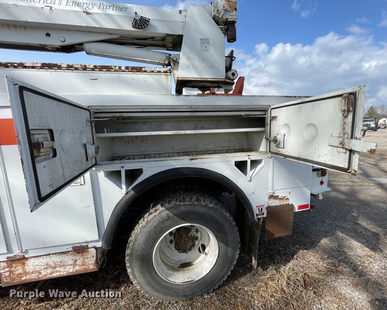 image for item II9329 1991 International 4900  crane truck