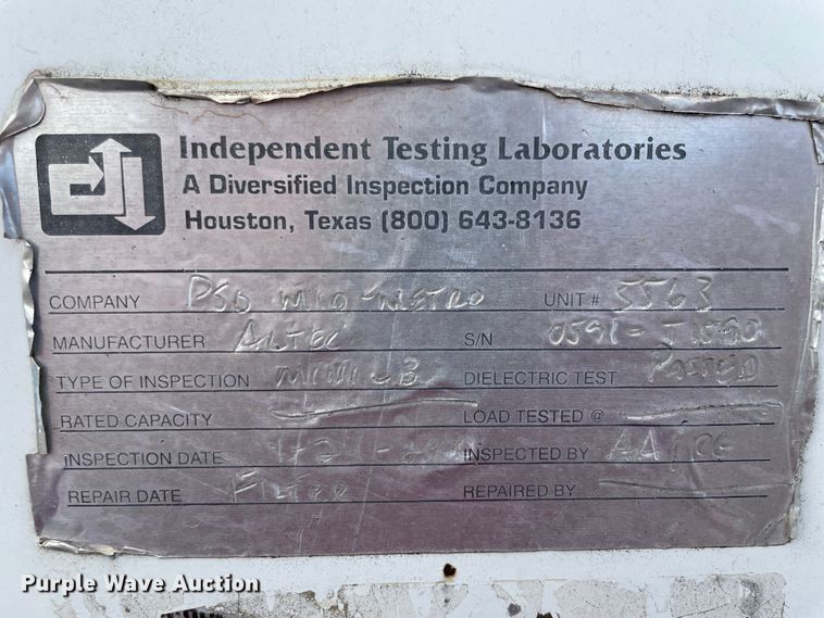 image for item II9329 1991 International 4900  crane truck