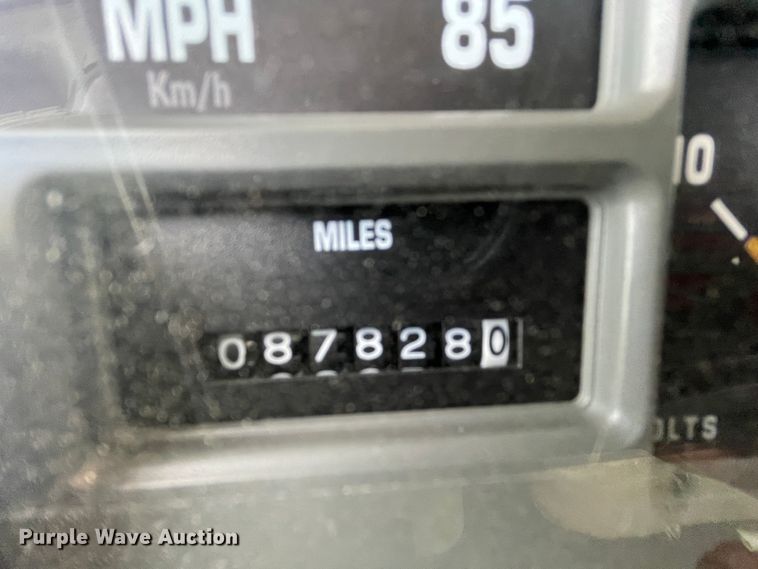 image for item II9329 1991 International 4900  crane truck