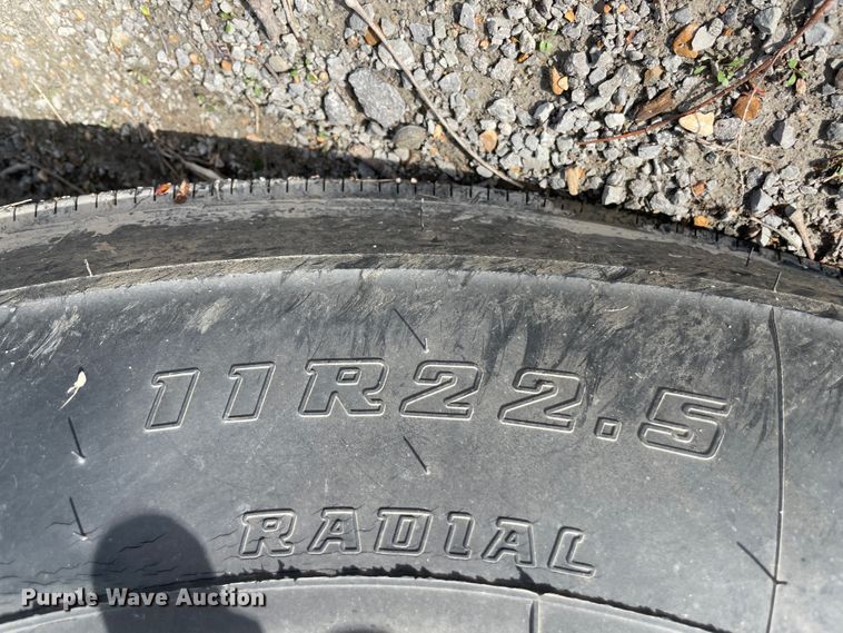 image for item II9329 1991 International 4900  crane truck