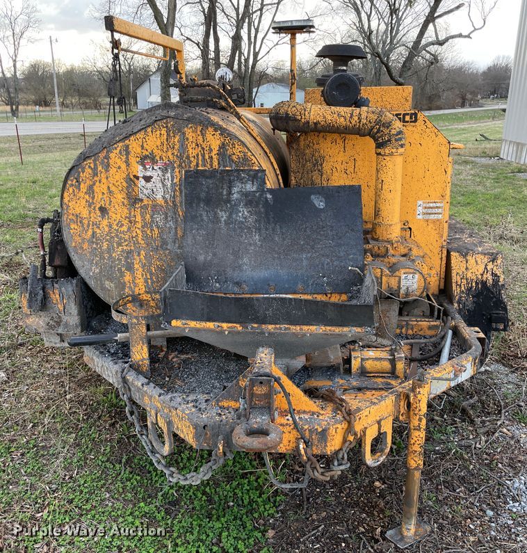 image for item II9330 Rosco RA2000 pot hole patcher