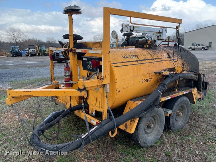 image for item II9330 Rosco RA2000 pot hole patcher