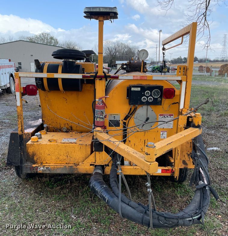 image for item II9330 Rosco RA2000 pot hole patcher