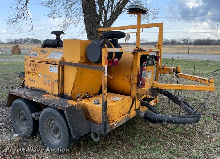 image for item II9330 Rosco RA2000 pot hole patcher