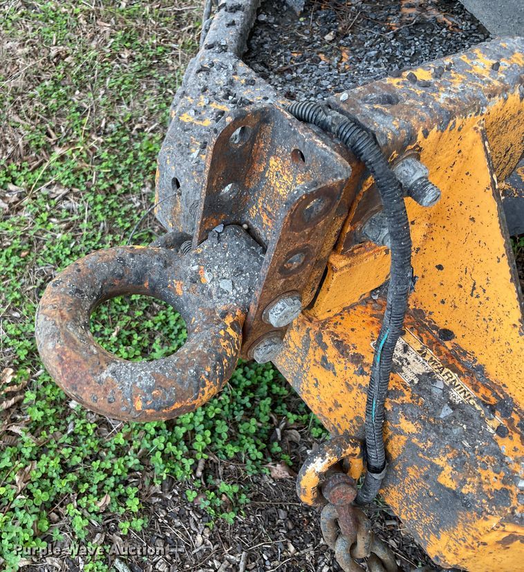 image for item II9330 Rosco RA2000 pot hole patcher