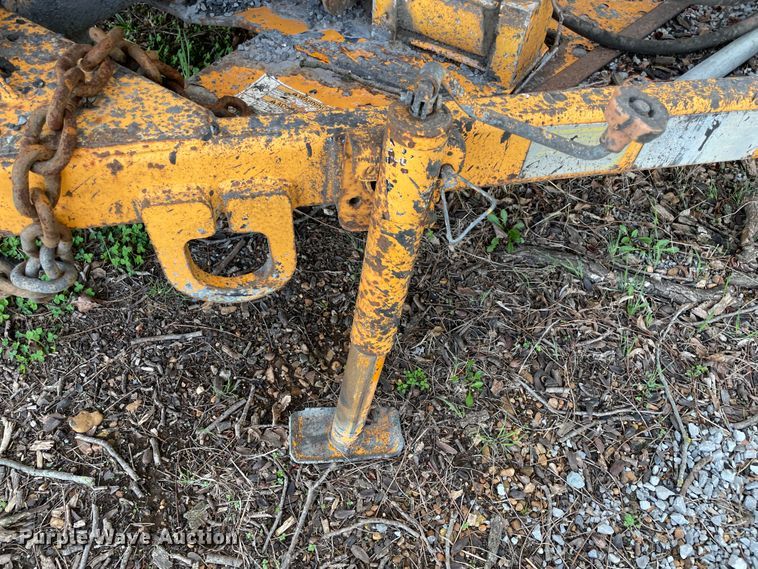 image for item II9330 Rosco RA2000 pot hole patcher