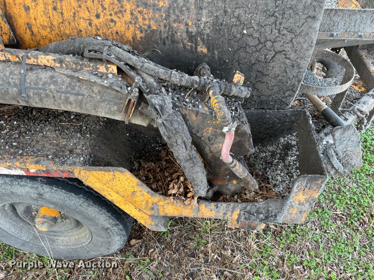 image for item II9330 Rosco RA2000 pot hole patcher