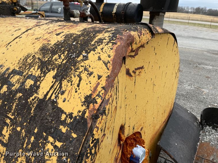 image for item II9331 Rosco RA2000 pot hole patcher