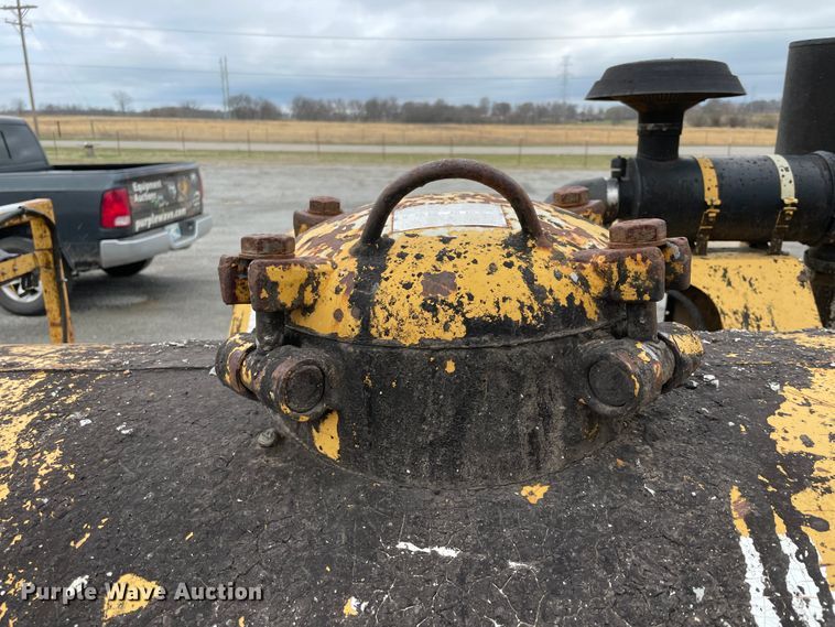 image for item II9331 Rosco RA2000 pot hole patcher