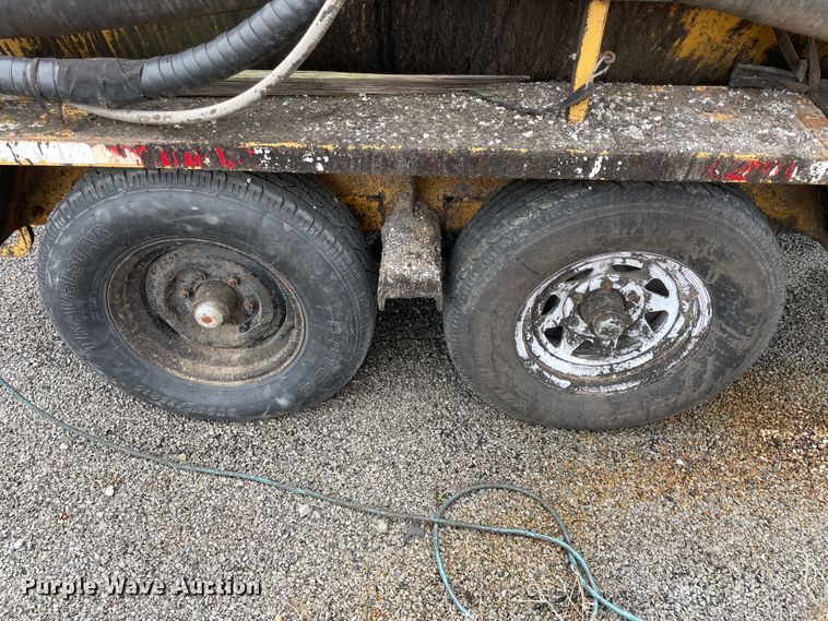 image for item II9331 Rosco RA2000 pot hole patcher