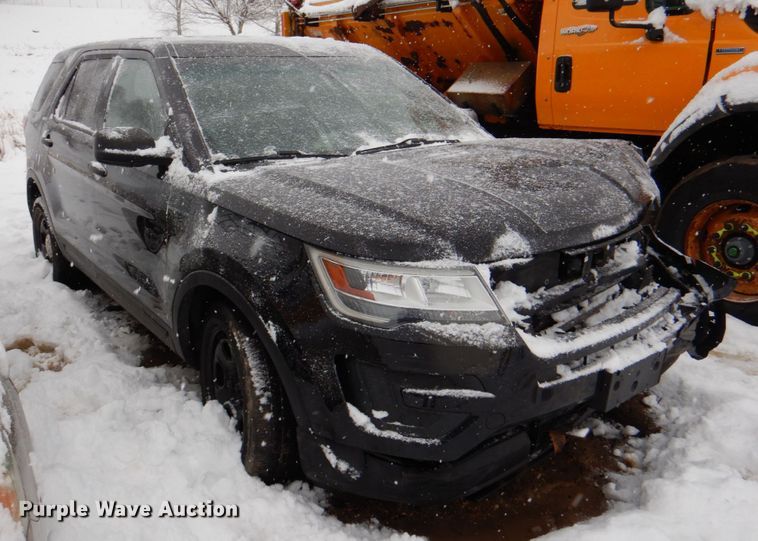 image for item II9789 2016 Ford Explorer Police  SUV