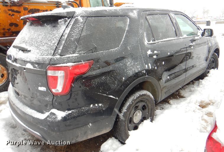 image for item II9789 2016 Ford Explorer Police  SUV
