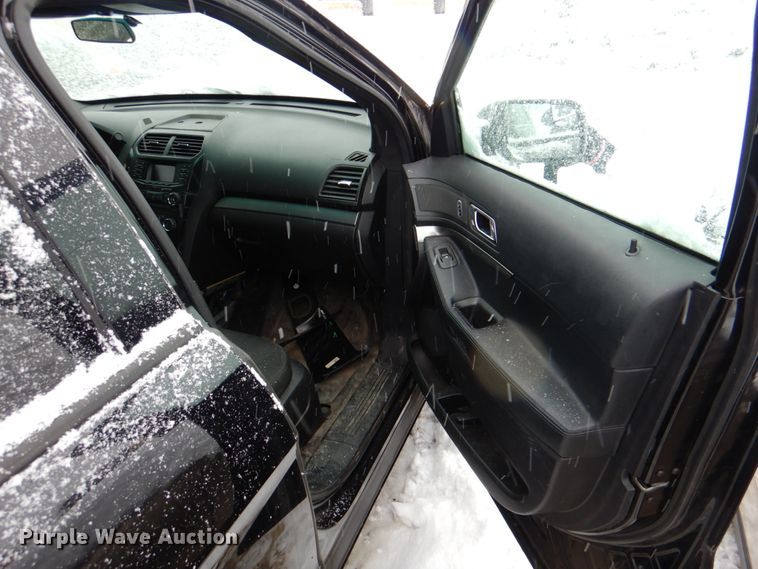 image for item II9789 2016 Ford Explorer Police  SUV