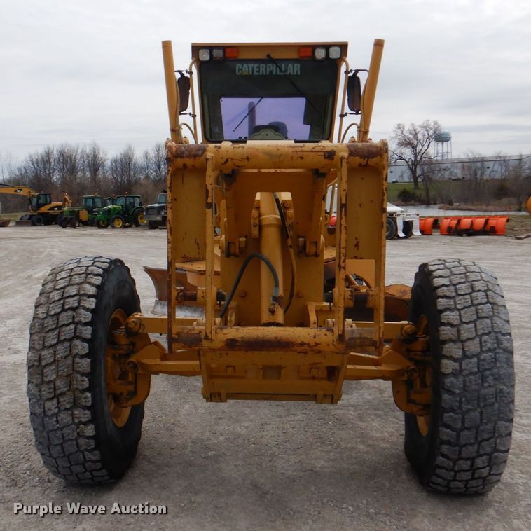 image for item II9868 2001 Caterpillar 140H  motor grader