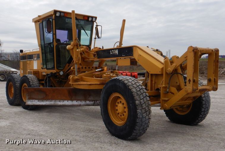 image for item II9868 2001 Caterpillar 140H  motor grader