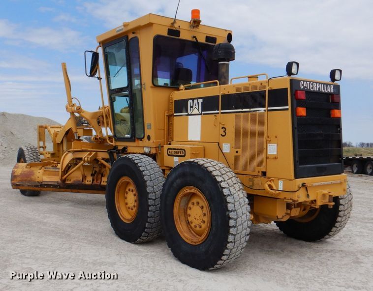 image for item II9868 2001 Caterpillar 140H  motor grader
