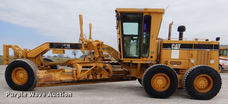 image for item II9868 2001 Caterpillar 140H  motor grader