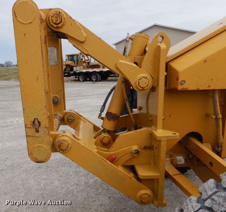 image for item II9868 2001 Caterpillar 140H  motor grader