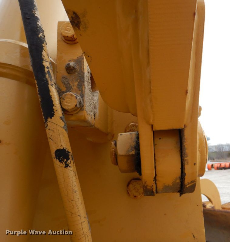 image for item II9868 2001 Caterpillar 140H  motor grader