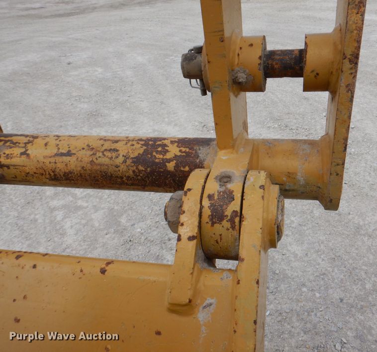 image for item II9868 2001 Caterpillar 140H  motor grader