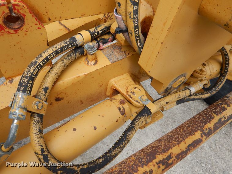 image for item II9868 2001 Caterpillar 140H  motor grader