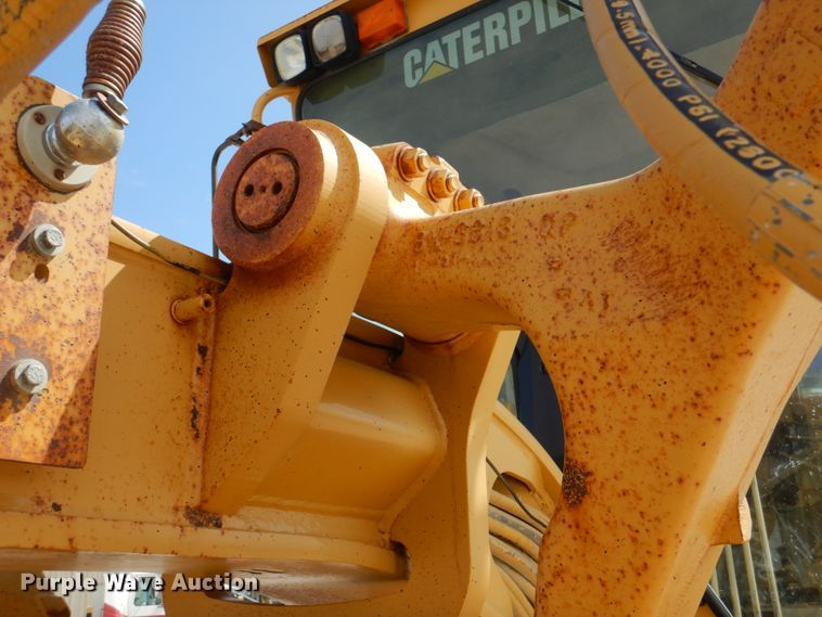 image for item II9868 2001 Caterpillar 140H  motor grader