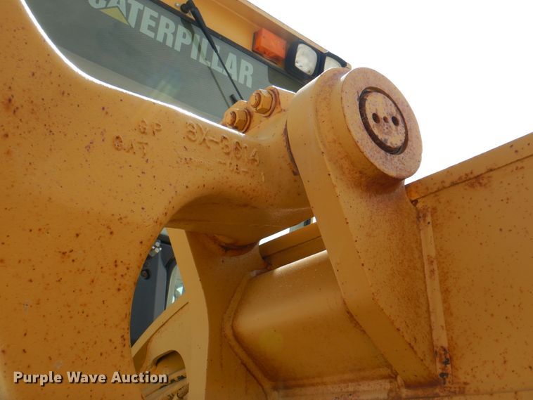 image for item II9868 2001 Caterpillar 140H  motor grader