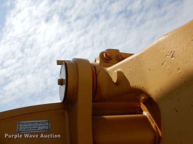 image for item II9868 2001 Caterpillar 140H  motor grader