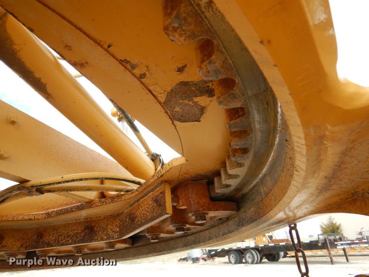 image for item II9868 2001 Caterpillar 140H  motor grader